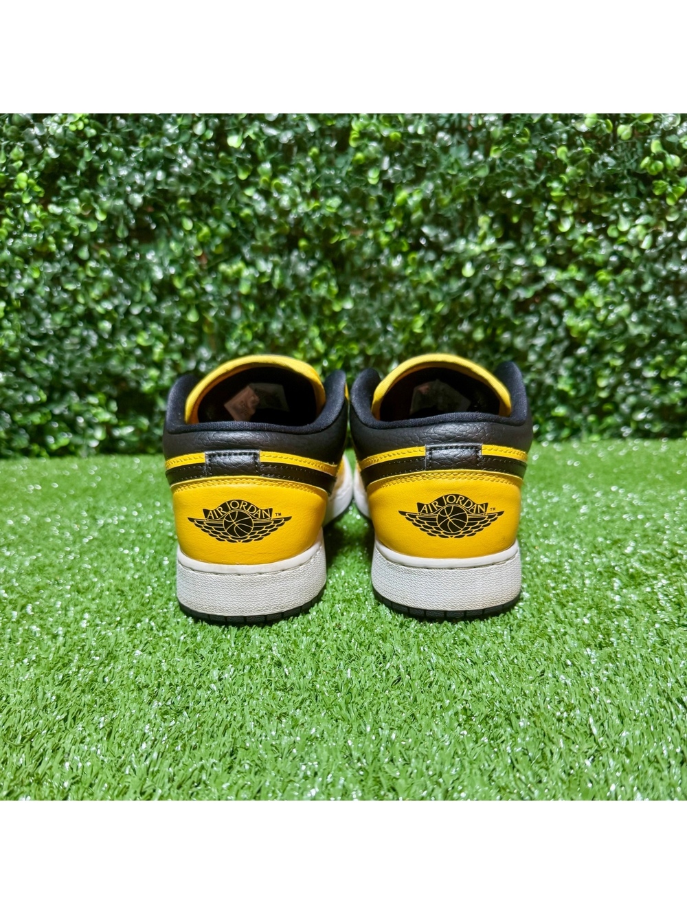 Air Jordan 1 Low GS Yellow Black White Size 7Y / Women’s 8.5 - Picture 4 of 5